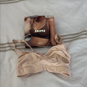 SKIMS Seamless Sculpt Bralette in Light Nude